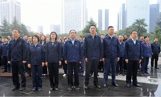 永利集团集团举行庆祝新中国建设暨“不忘初心切记使命”主题升旗仪式